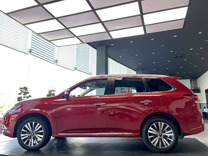 hong-xe-mitsubishi-outlander-2022-1